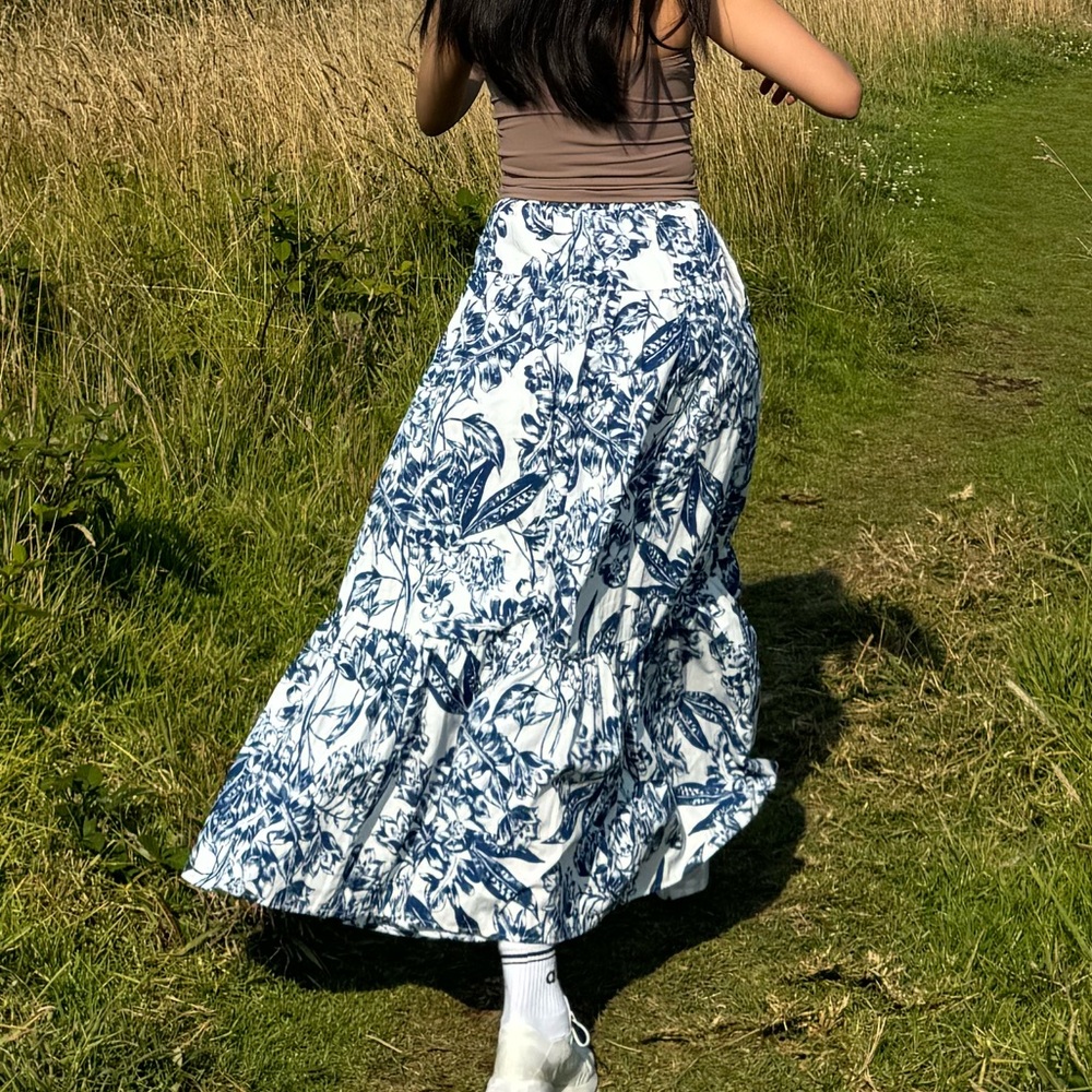 Abercrombie & Fitch Blue and White Floral Skirt